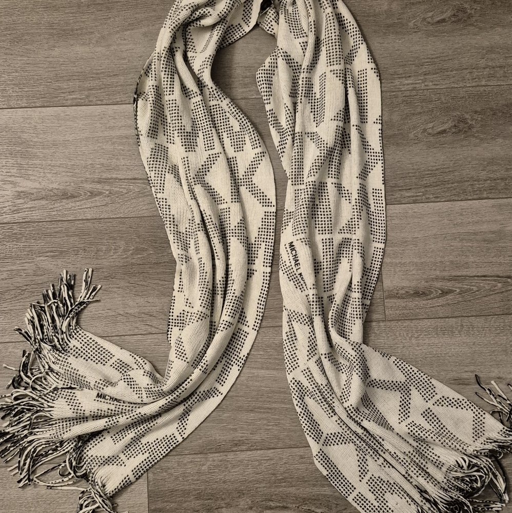 Michael Kors Double-sided Scarf